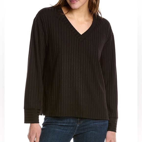 Vince Camuto Tops - Vince Camuto Black Rib Knit V-Neck Long Sleeve Top Size Small
